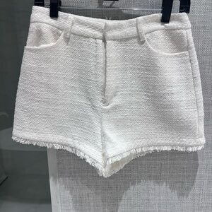 Zara Women's White Textured tweed Shorts